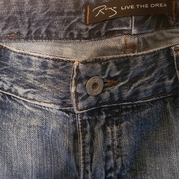 Roya - Picture 2 of 6